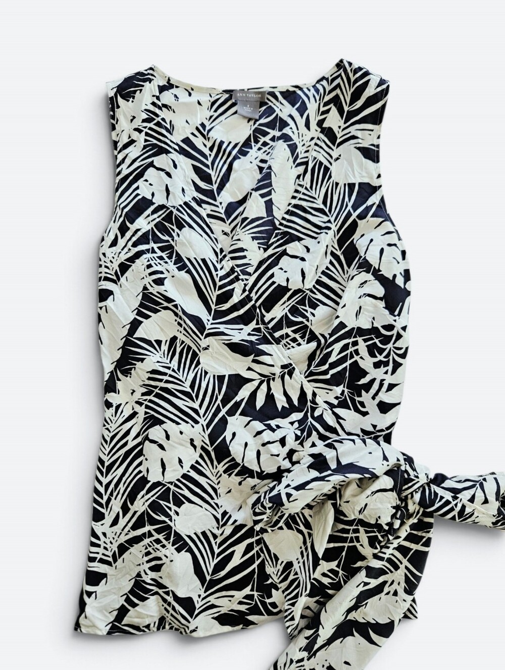 Vintage Ann Taylor 100% Silk Tropical Monstera Print Sleeveless Wrap Blouse 8